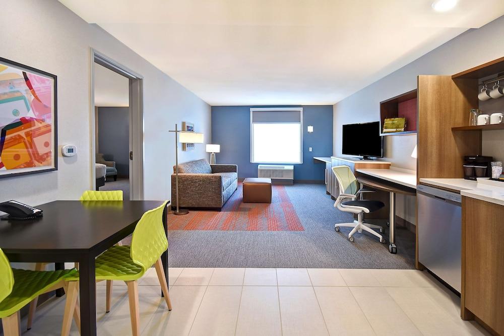 Hotel Hampton & Vegas Convention Center - No Fee 3*