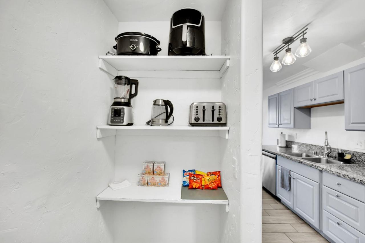 Holiday home Hidden Gem In Chinatown 2 Miles From Strip/stadium *