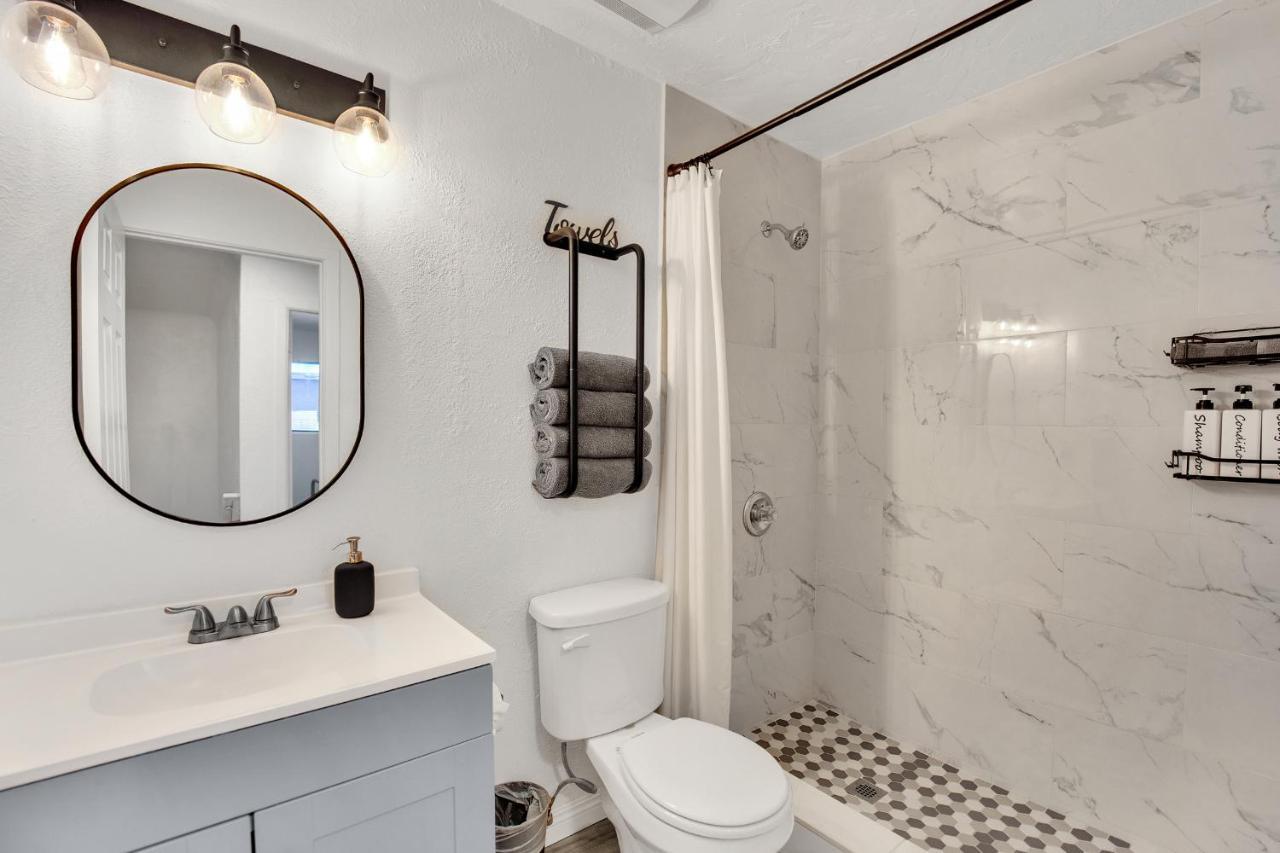 Holiday home Hidden Gem In Chinatown 2 Miles From Strip/stadium *