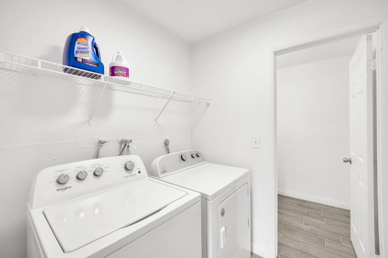 Holiday home Hidden Gem In Chinatown 2 Miles From Strip/stadium *