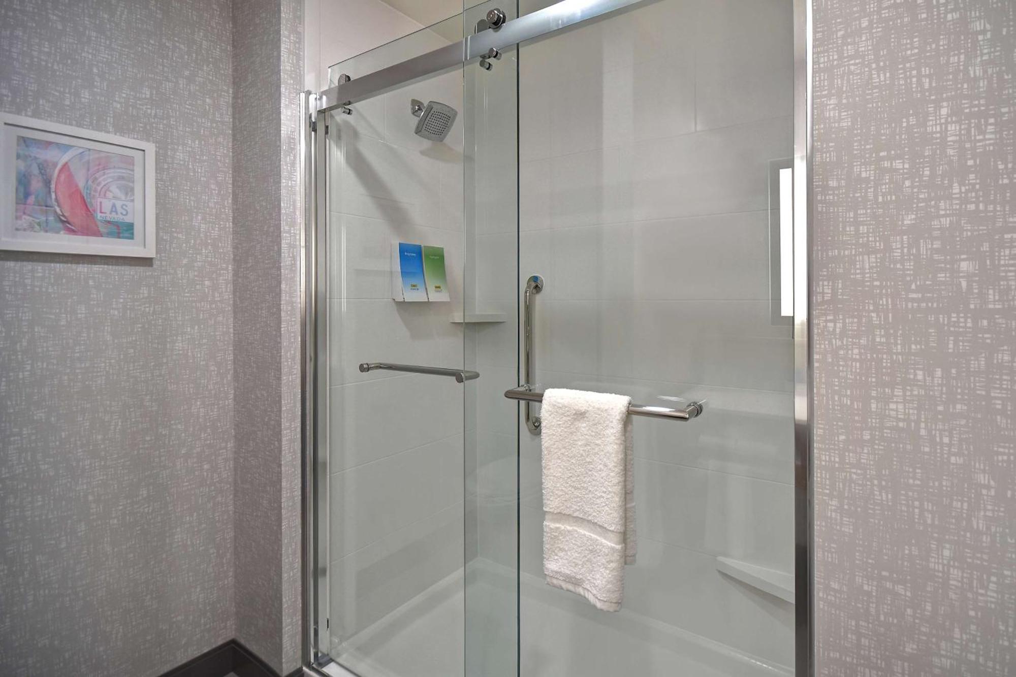 Hampton & Vegas Convention Center - No Fee Hotel Las Vegas