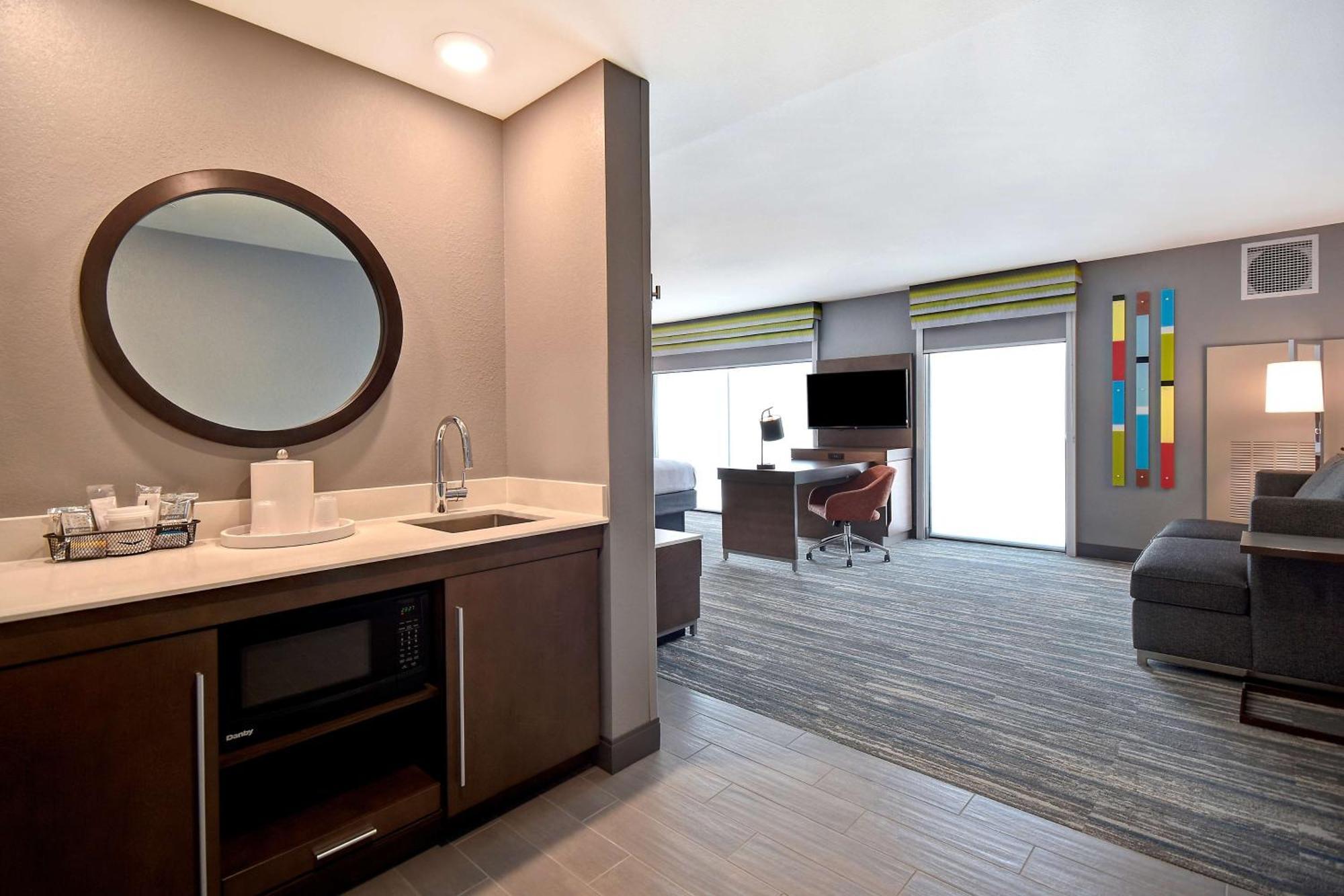 Hotel Hampton & Vegas Convention Center - No Fee