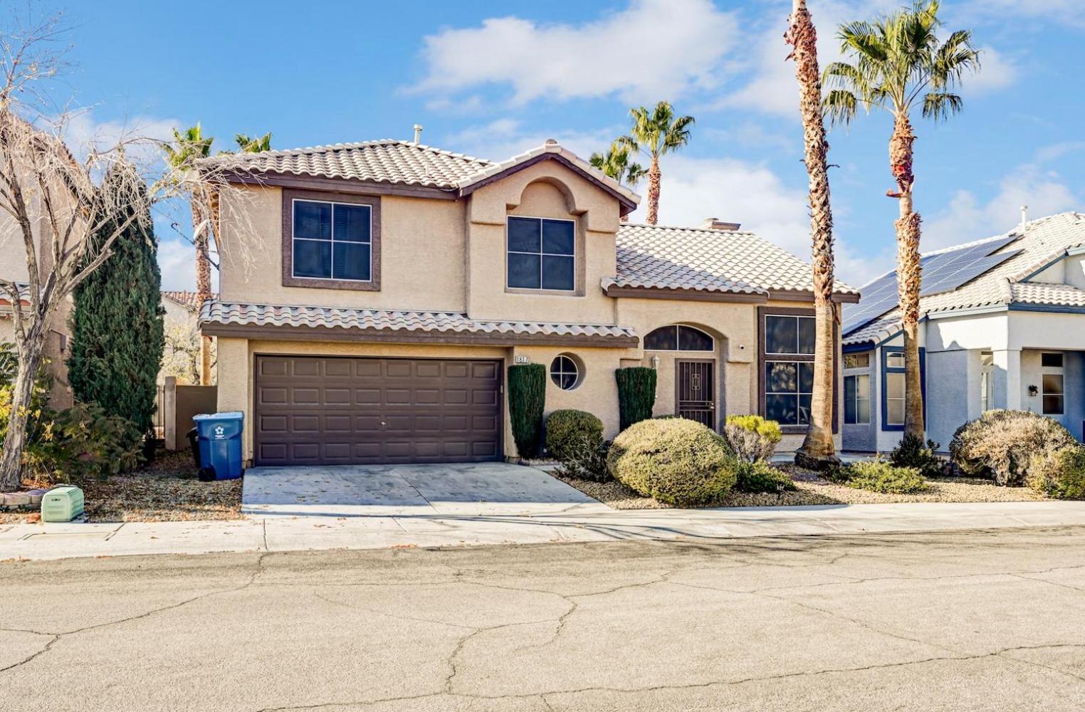 Holiday home Chic Vegas Retreat: Near Attractions *