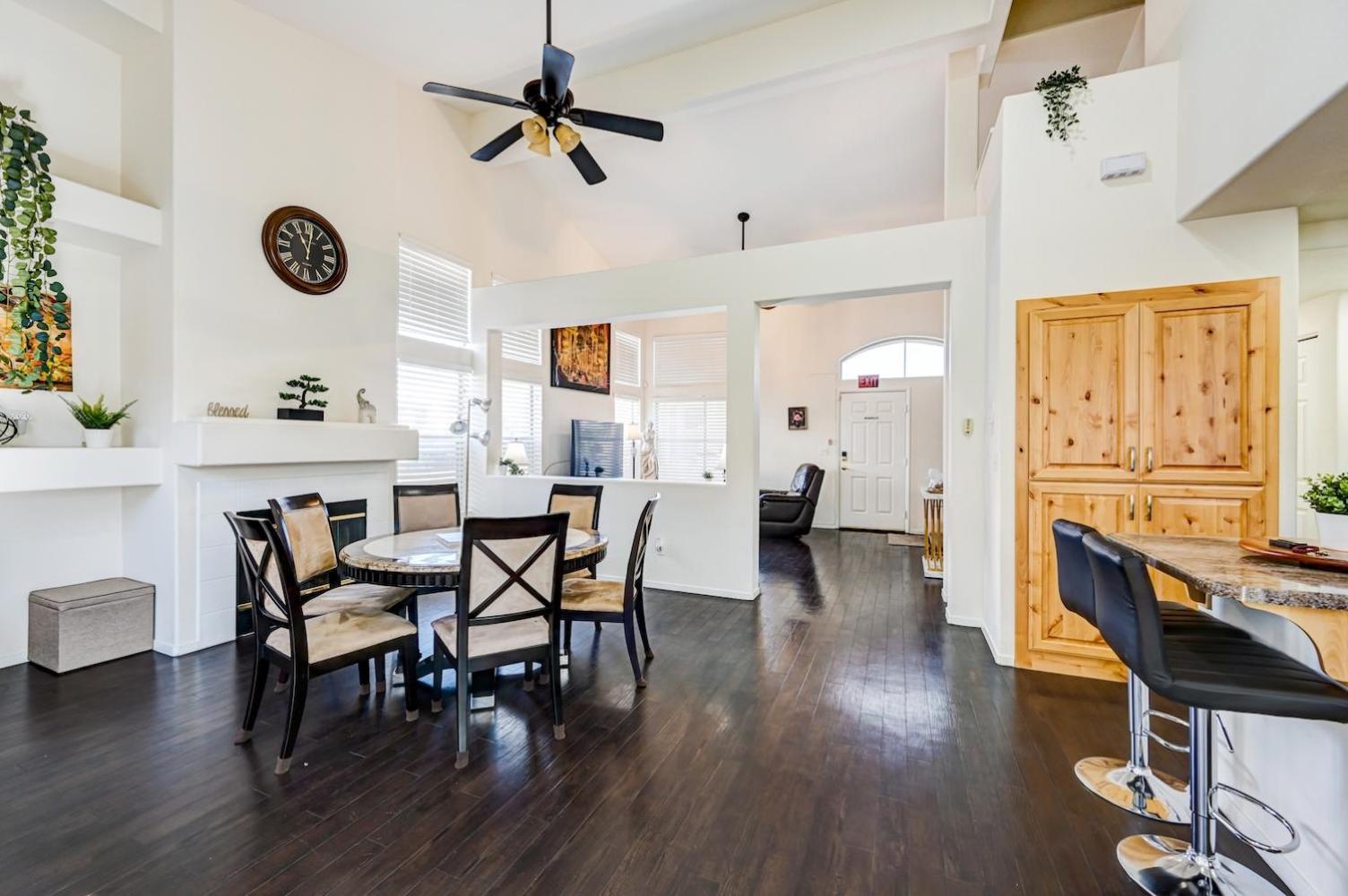 Holiday home Chic Vegas Retreat: Near Attractions