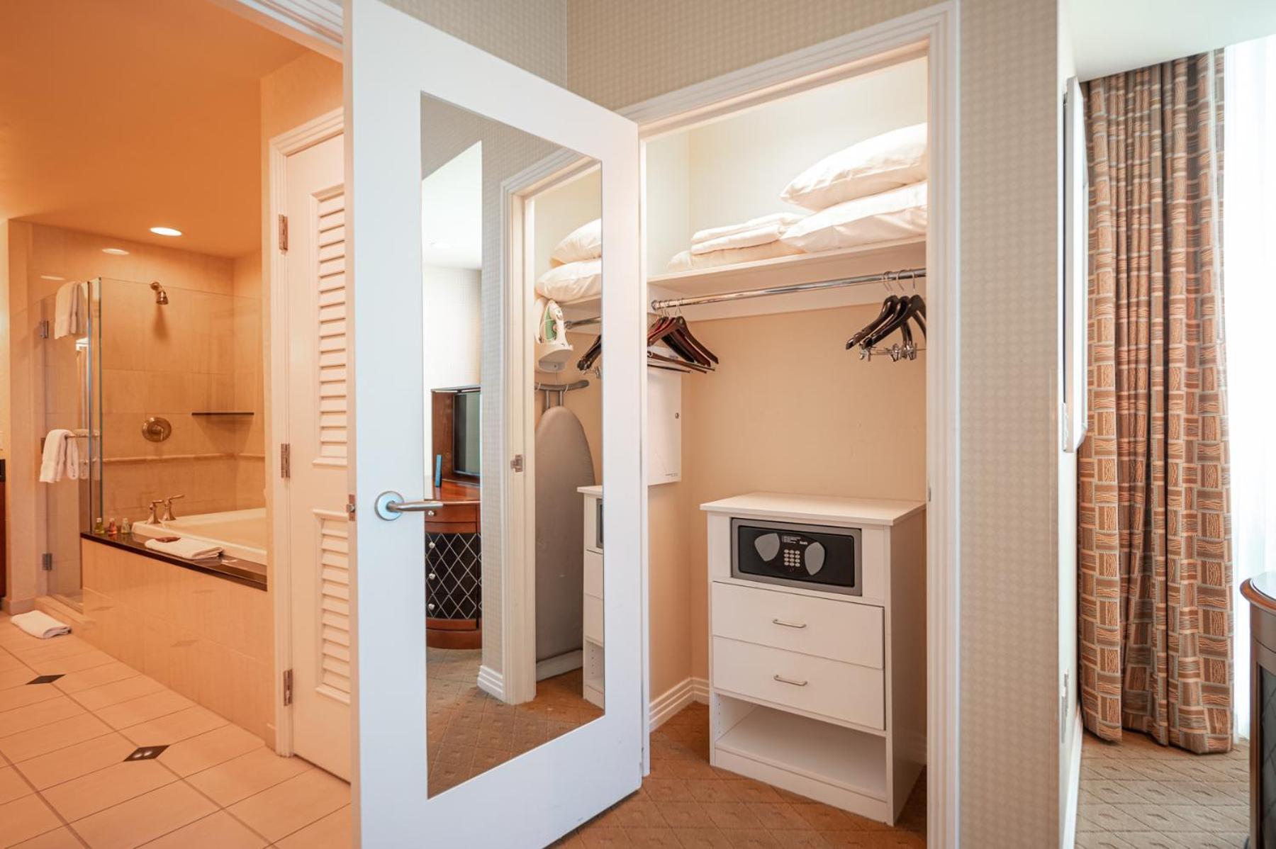 Aparthotel Jet Luxury Elite At The Signature 4*