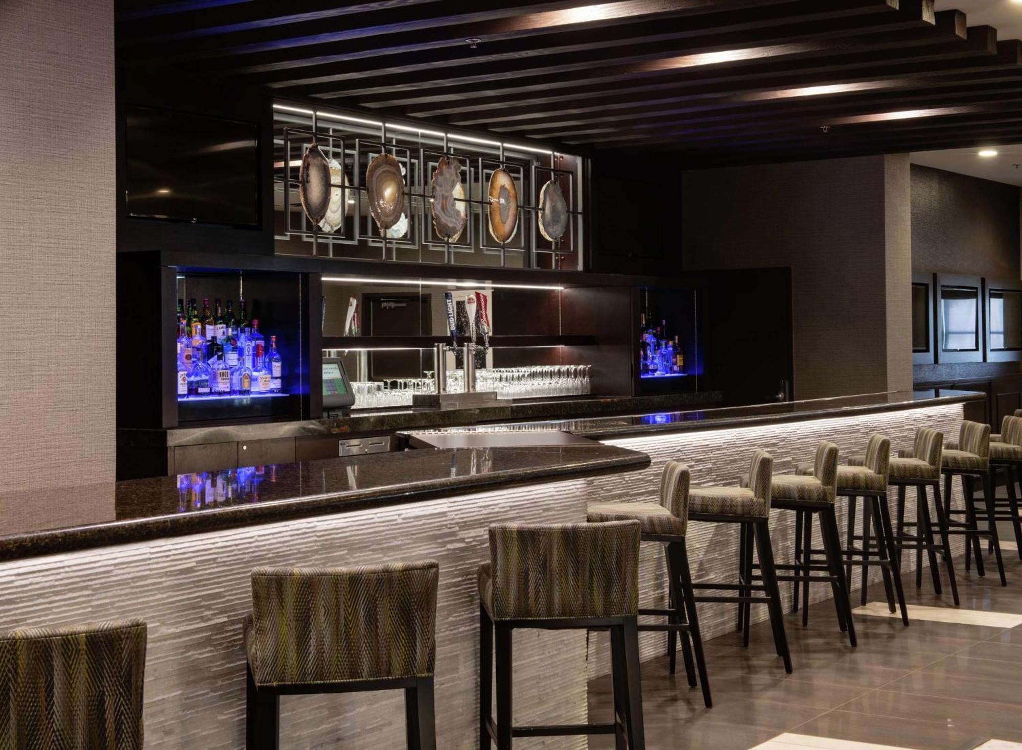 Hotel Embassy By Hilton Vegas
