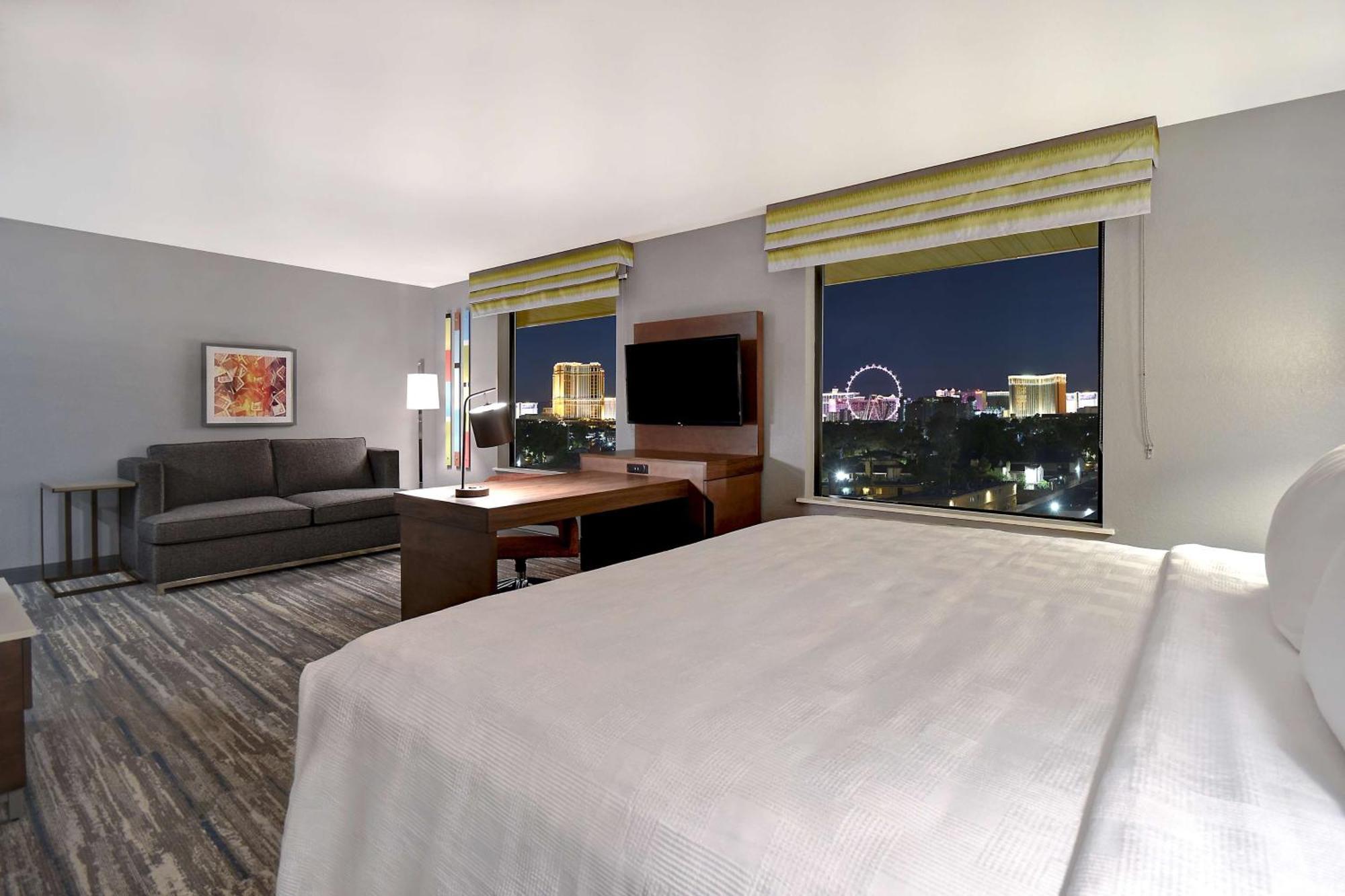 Hampton & Vegas Convention Center - No Fee Hotel 3*