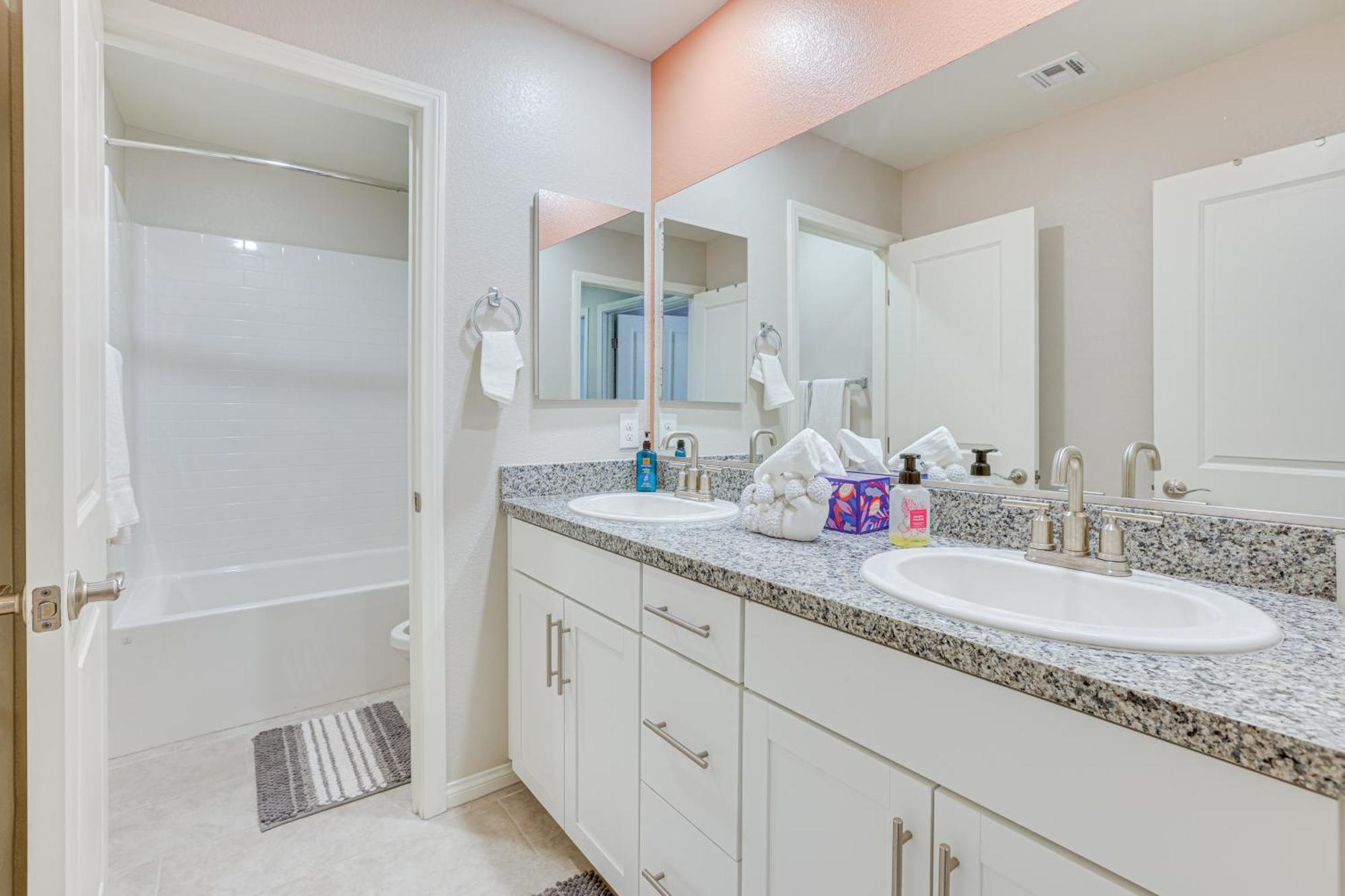 Spacious Vegas With Patio, 17 Mi To Strip! * Las Vegas