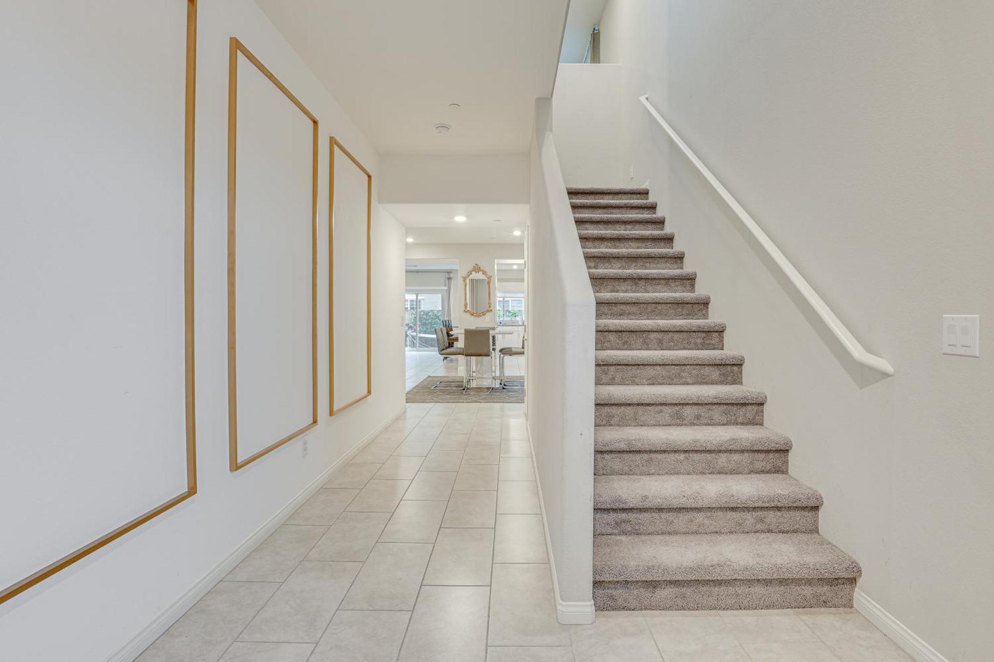 Spacious Vegas With Patio, 17 Mi To Strip! *