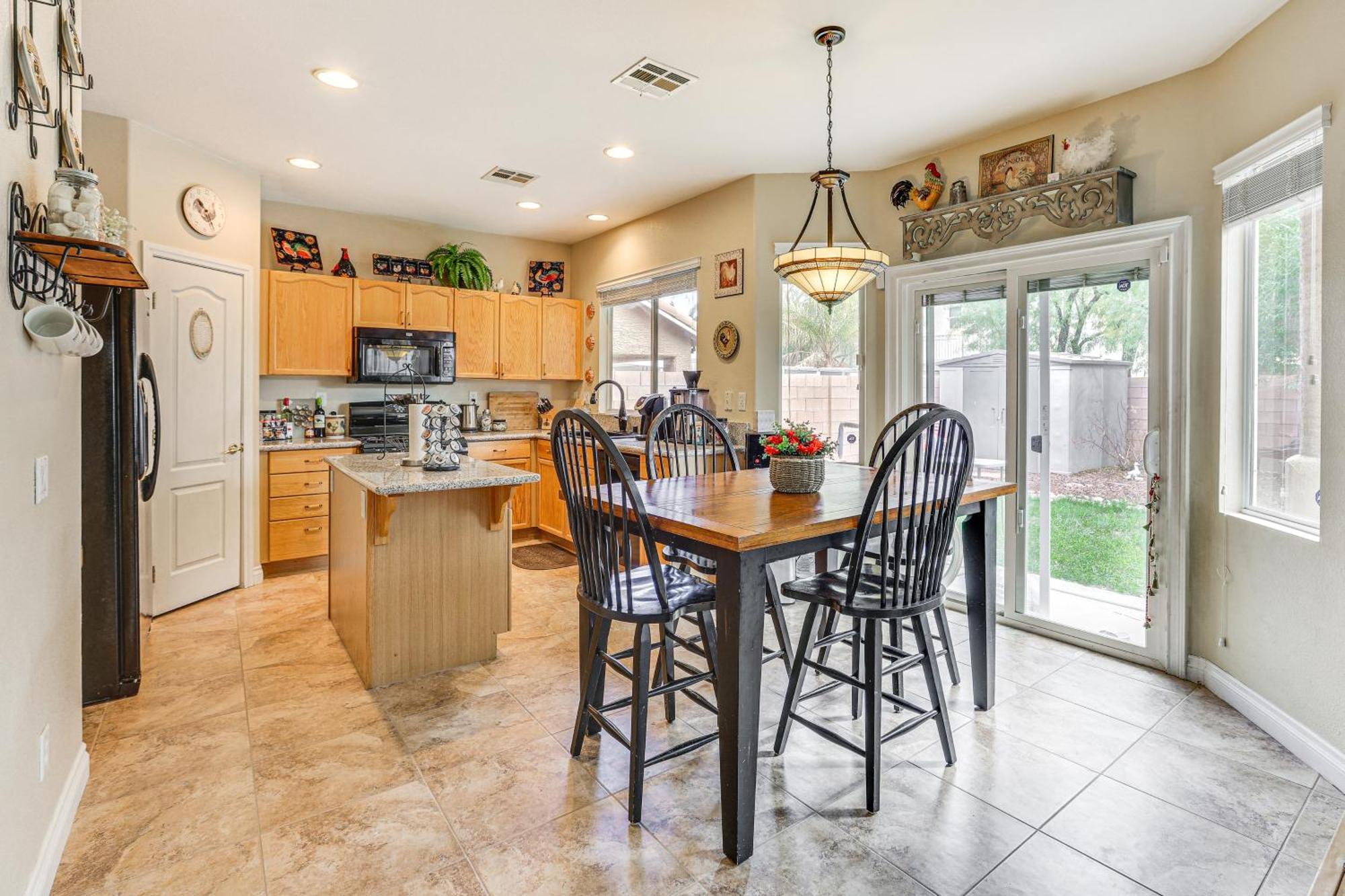 Holiday home Spacious Vegas 1 Mi To Durango Casino! *
