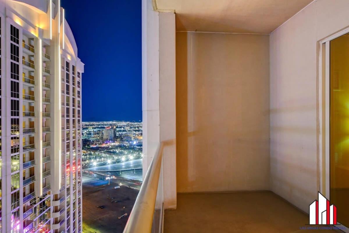 Mgm Signature-33-711 F1 Track & Strip View Balcony Holiday home