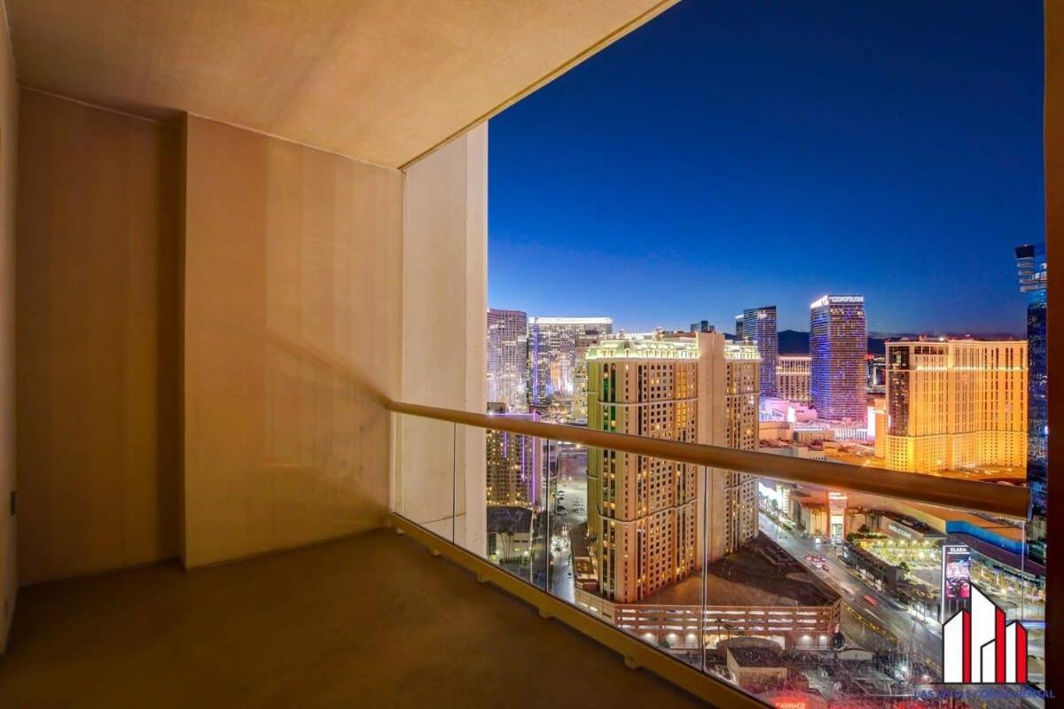 Mgm Signature-33-711 F1 Track & Strip View Balcony Holiday home Las Vegas