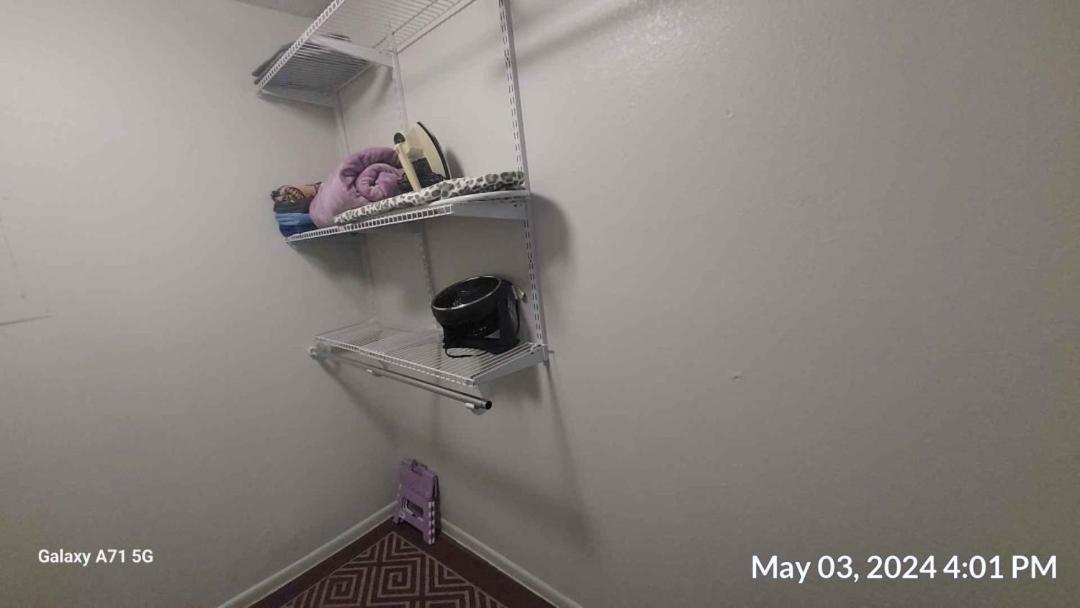 Cozy Unlv Corner Apartment *
