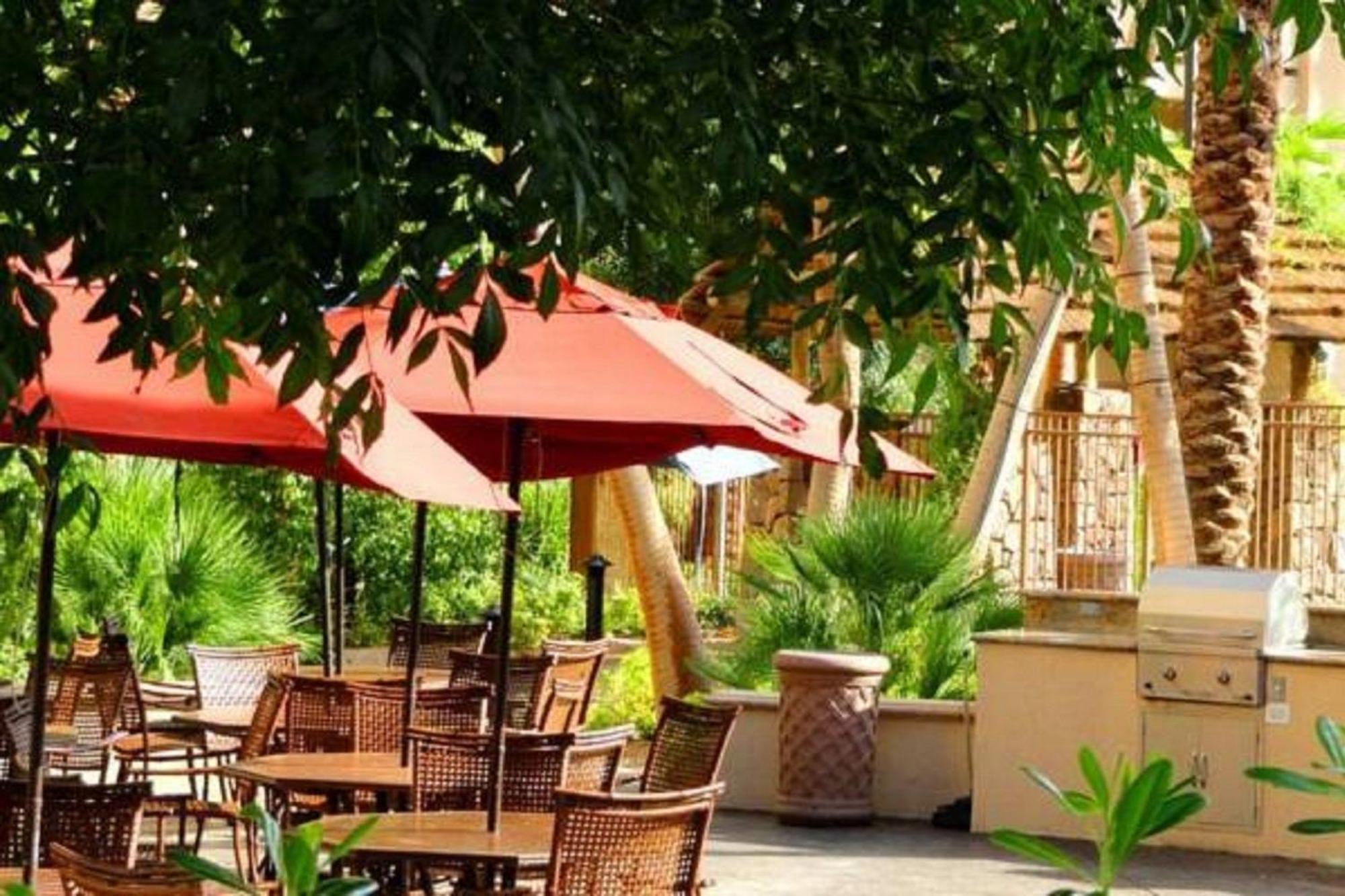 Resort Tahiti Village & 4*