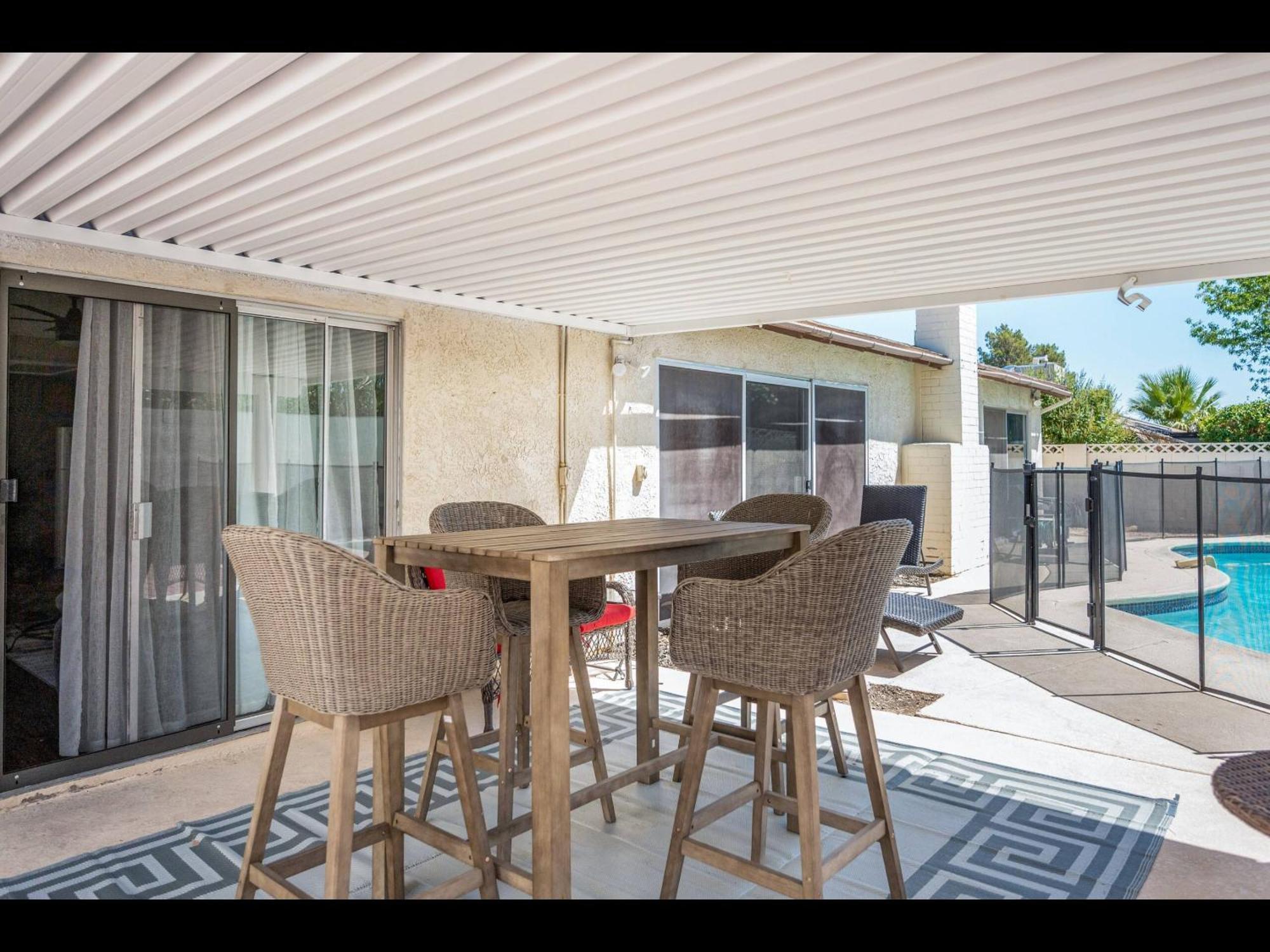 4 Bed 2 Bath Reno With Private Pool Ferienhaus