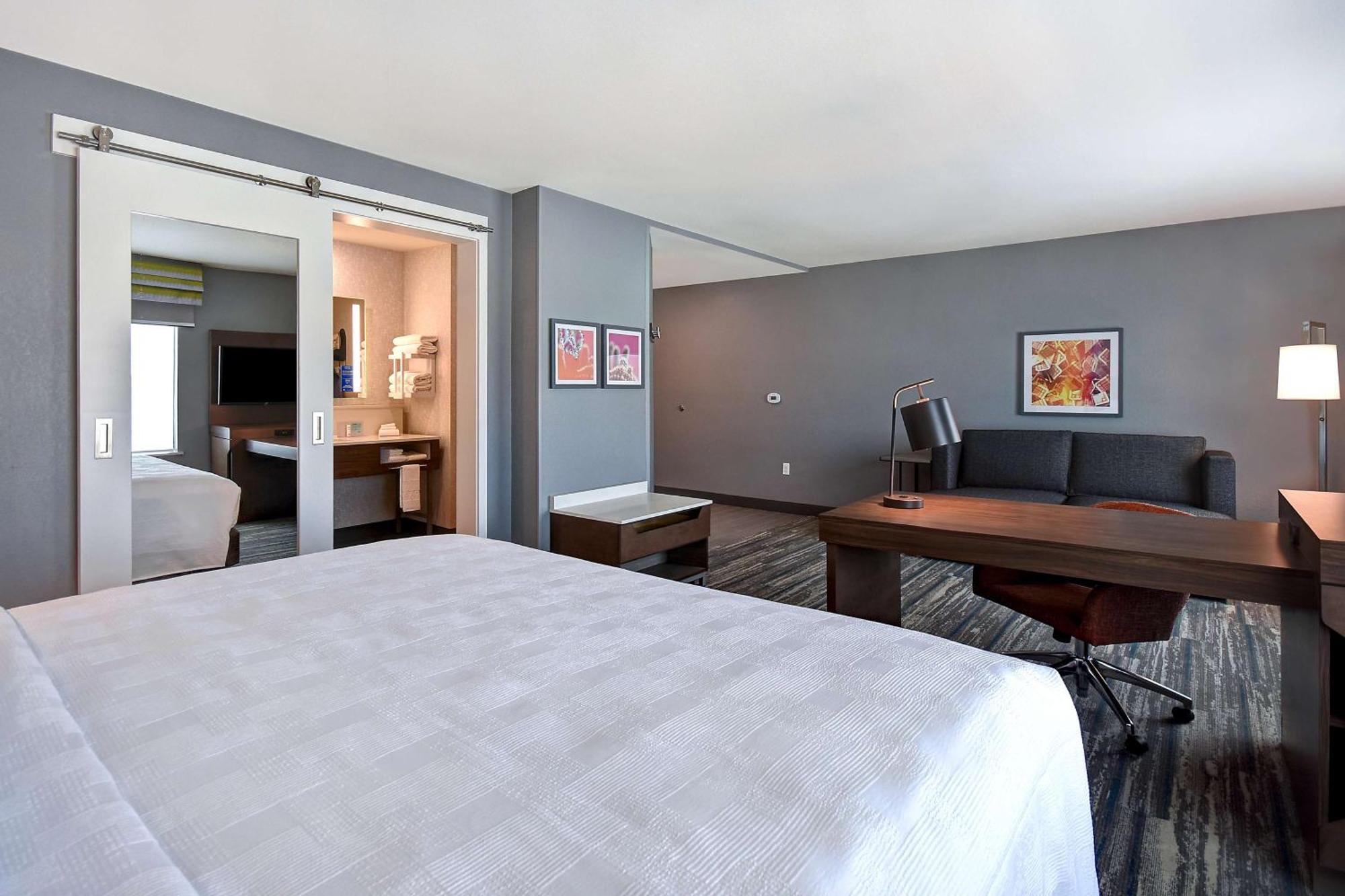 Hampton & Vegas Convention Center - No Fee Hotel 3*