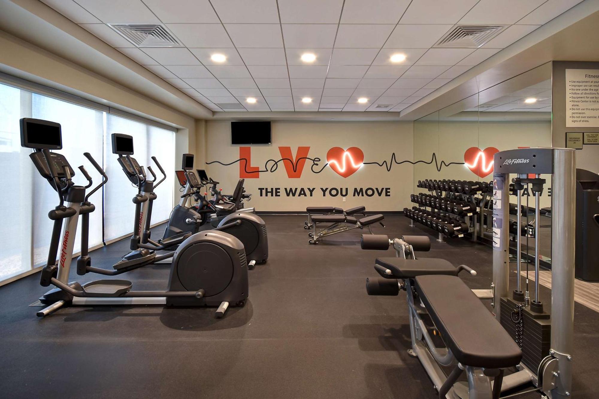 Hampton & Vegas Convention Center - No Fee Hotel