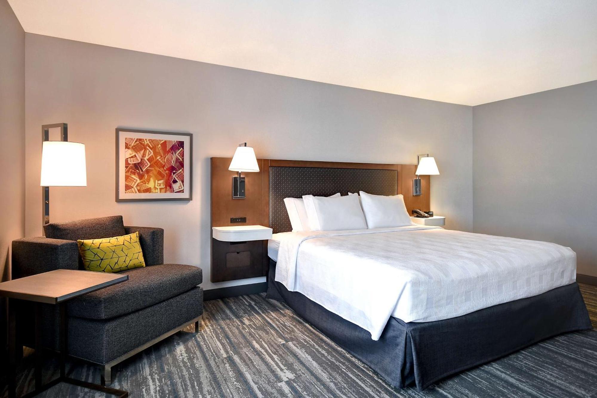 Hotel Hampton & Vegas Convention Center - No Fee