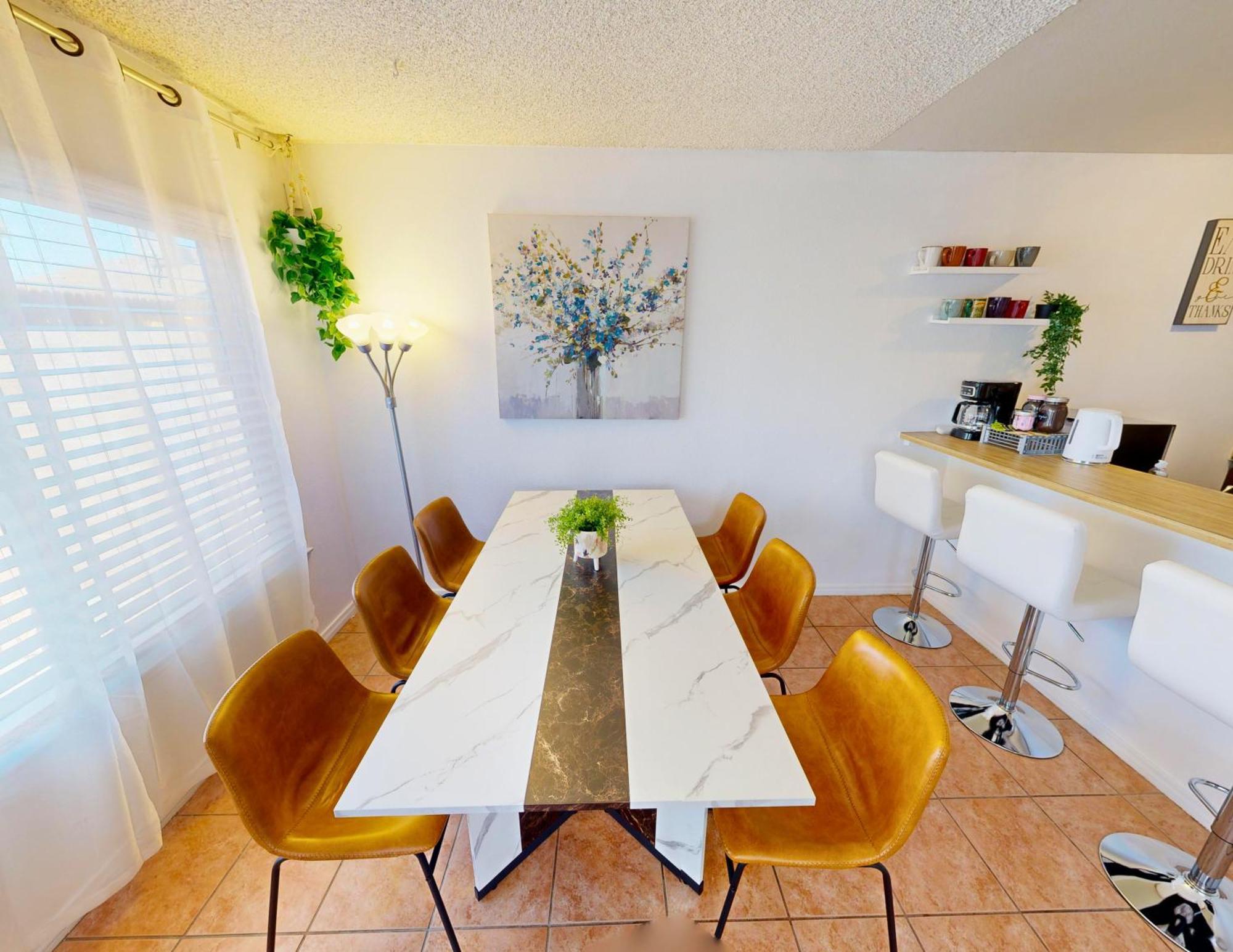 Holiday home Stylish 2-bedroom Vegas Getaway With Amenities