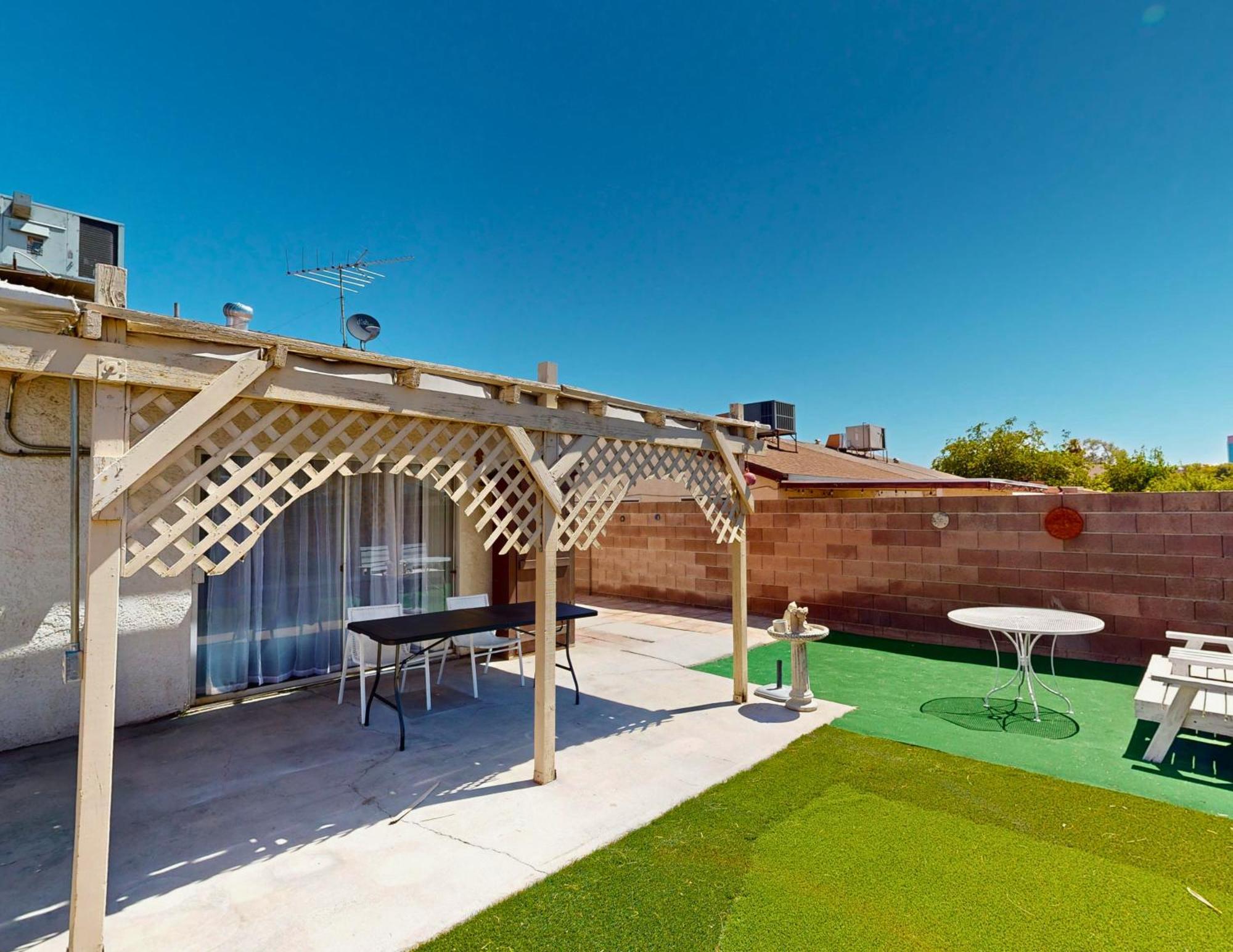 Stylish 2-bedroom Vegas Getaway With Amenities Holiday home Las Vegas