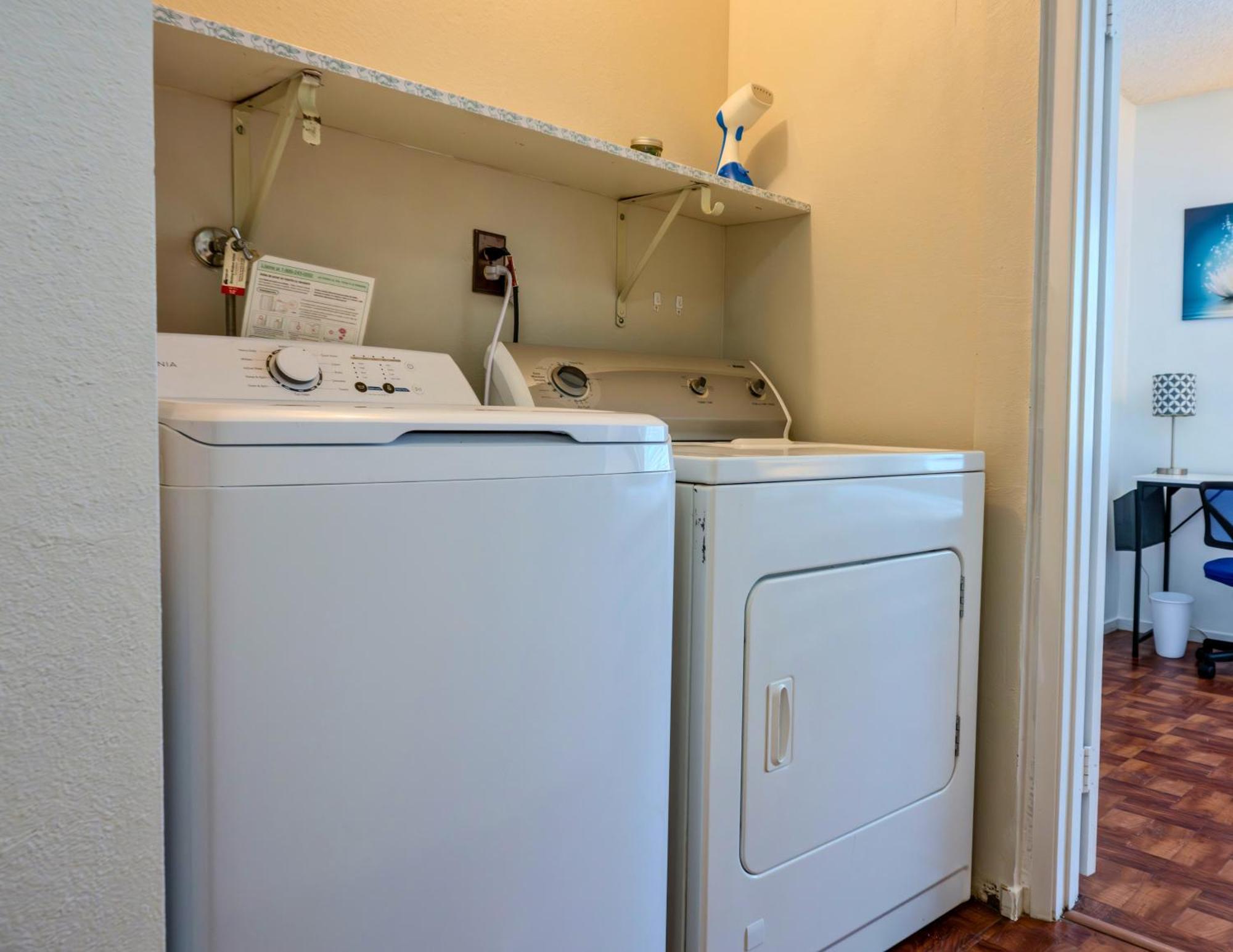 Stylish 2-bedroom Vegas Getaway With Amenities Las Vegas