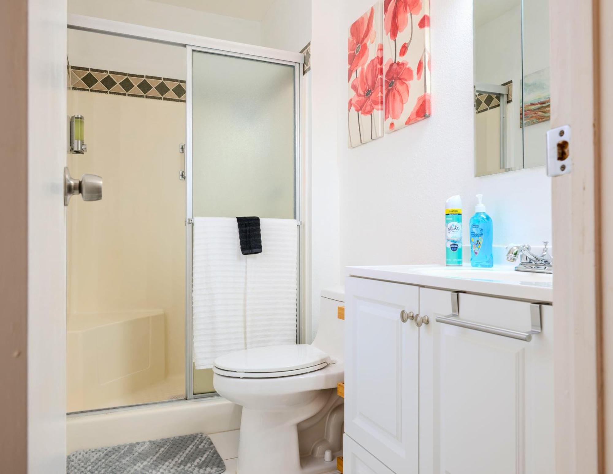 Stylish 2-bedroom Vegas Getaway With Amenities Holiday home *