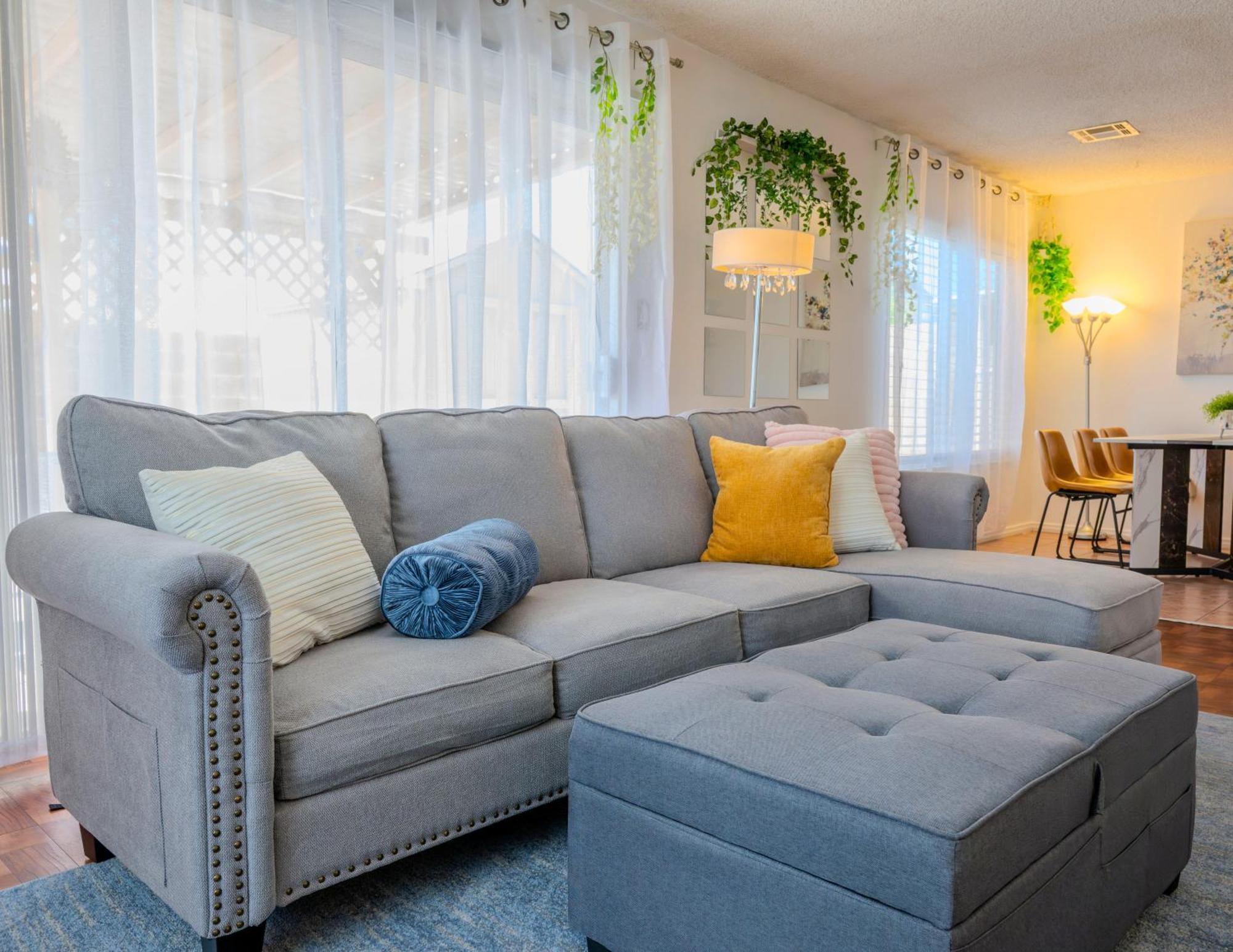 Stylish 2-bedroom Vegas Getaway With Amenities Holiday home *