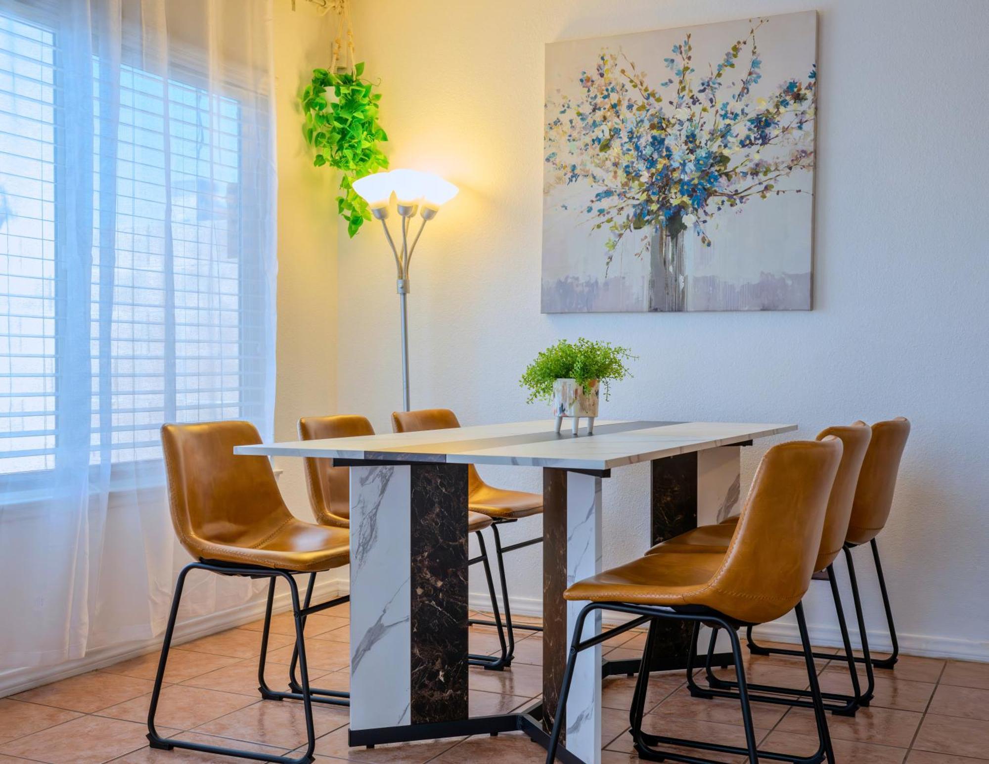 Holiday home Stylish 2-bedroom Vegas Getaway With Amenities