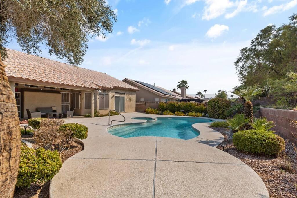 Vegas Retreats Pool, Arcade, Fun, 10min From Airport And The Strip Holiday home *