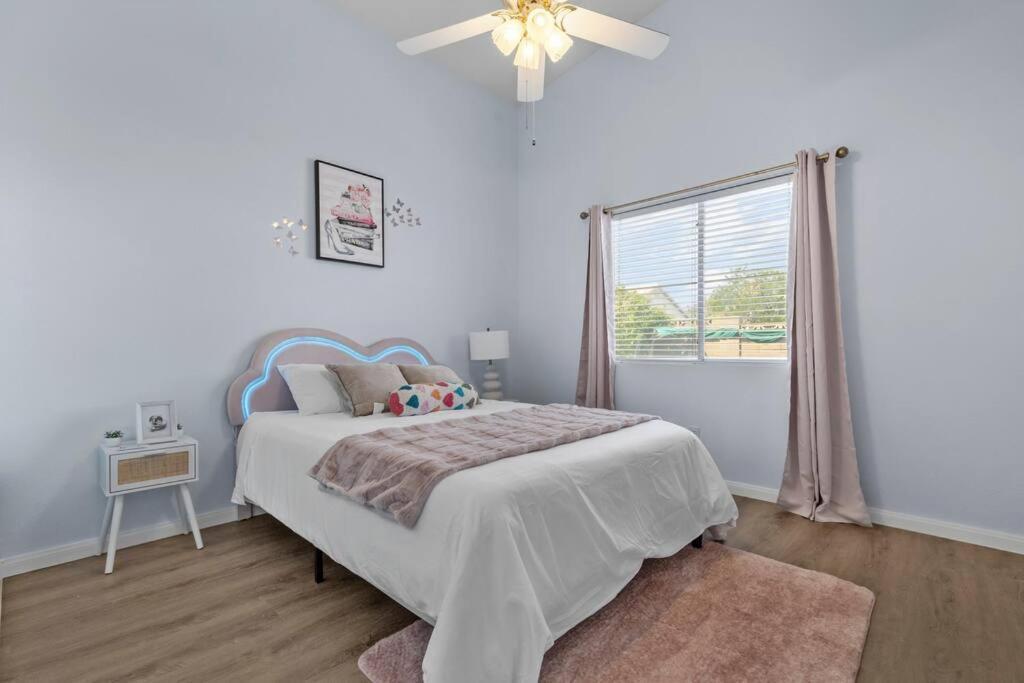 Vegas Retreats Pool, Arcade, Fun, 10min From Airport And The Strip Holiday home *