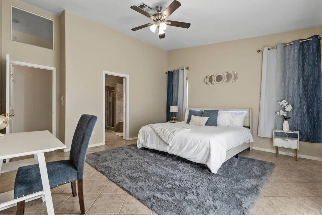 Vegas Retreats Pool, Arcade, Fun, 10min From Airport And The Strip Holiday home Las Vegas