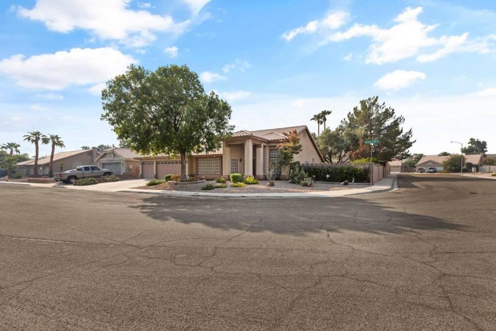 Holiday home Vegas Retreats Pool, Arcade, Fun, 10min From Airport And The Strip *