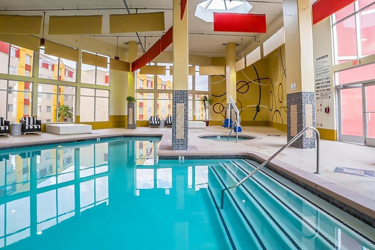 2bd With Amenities And Next To Shopping Right Off The Vegas Strip Holiday home Las Vegas