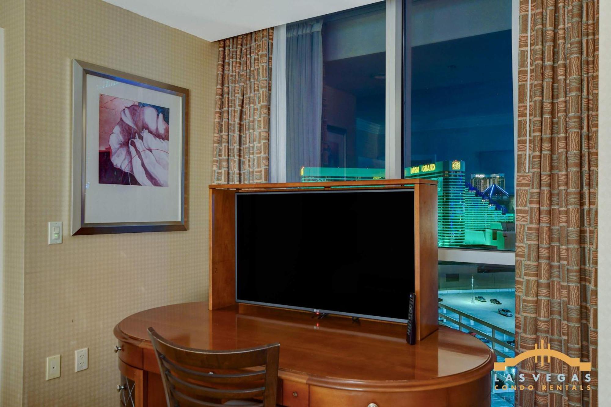 Mgm Signature-17-801 1br2ba F1 Strip View Balcony Las Vegas