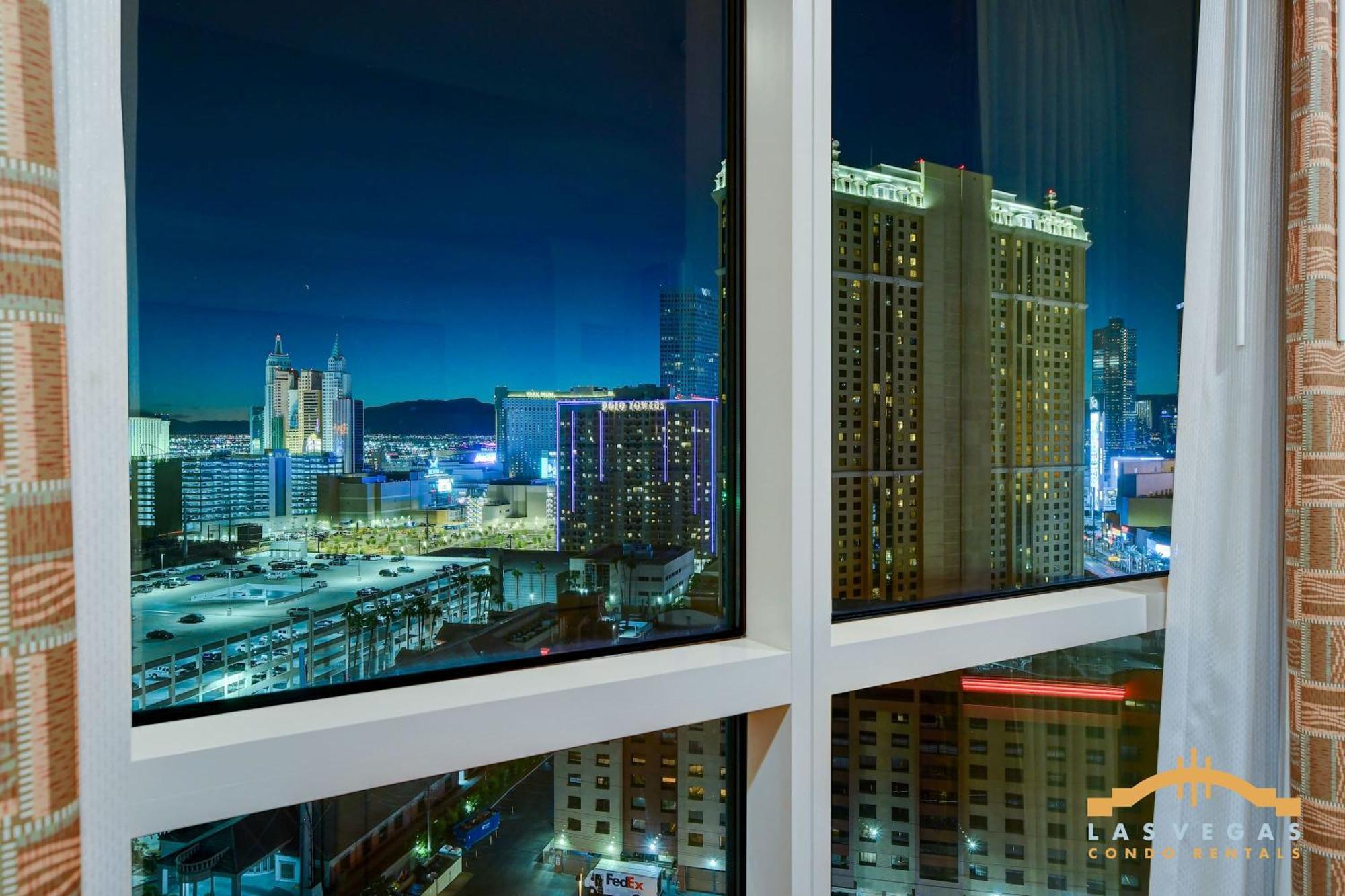 Holiday home Mgm Signature-17-801 1br2ba F1 Strip View Balcony *