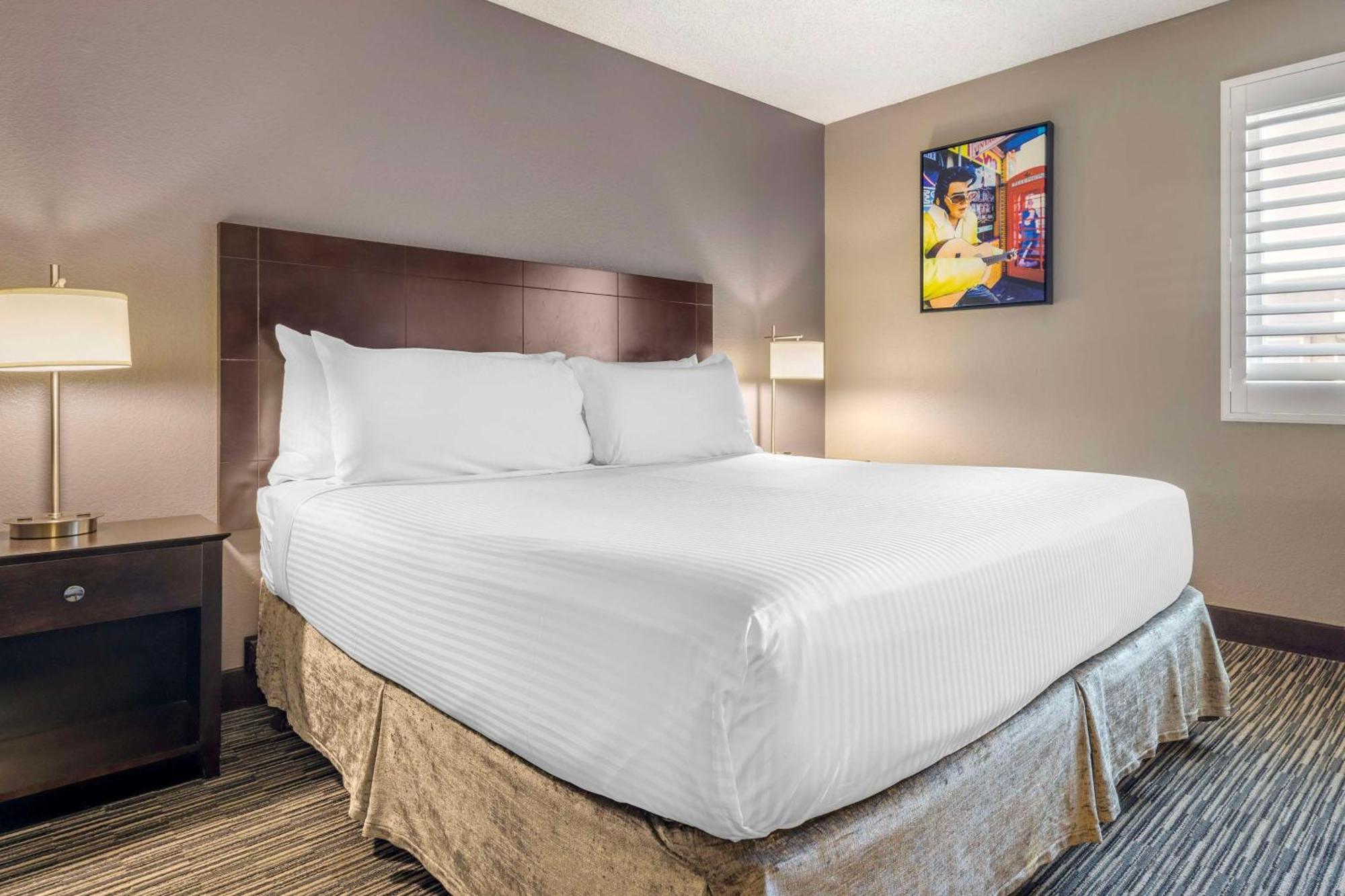 Hotel Western Mccarran 3*