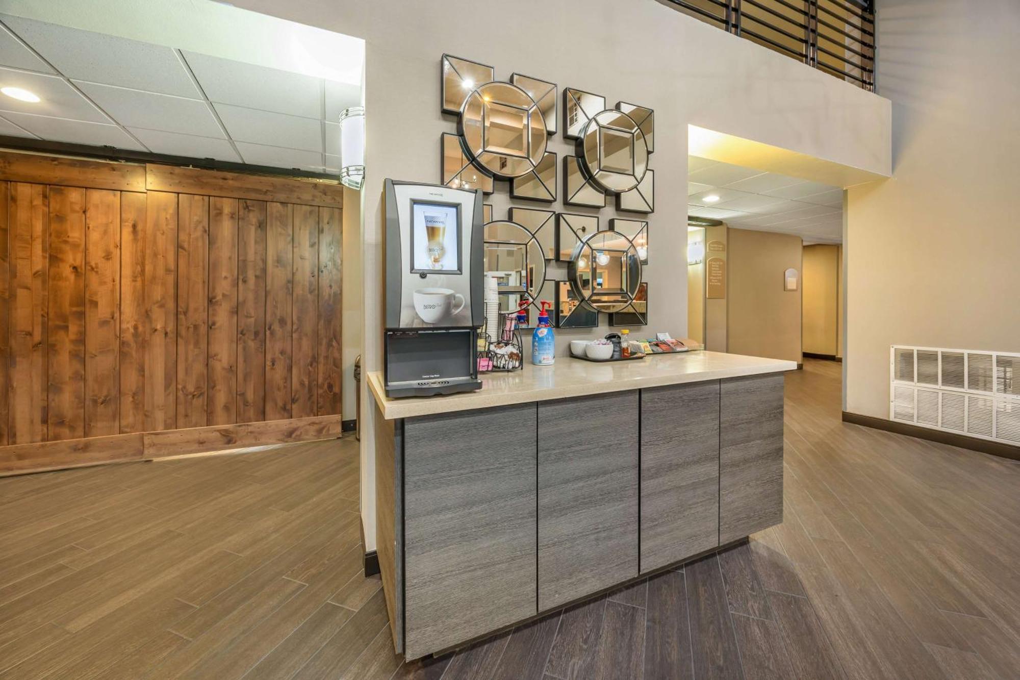 Western North Vegas & Hotel 3*