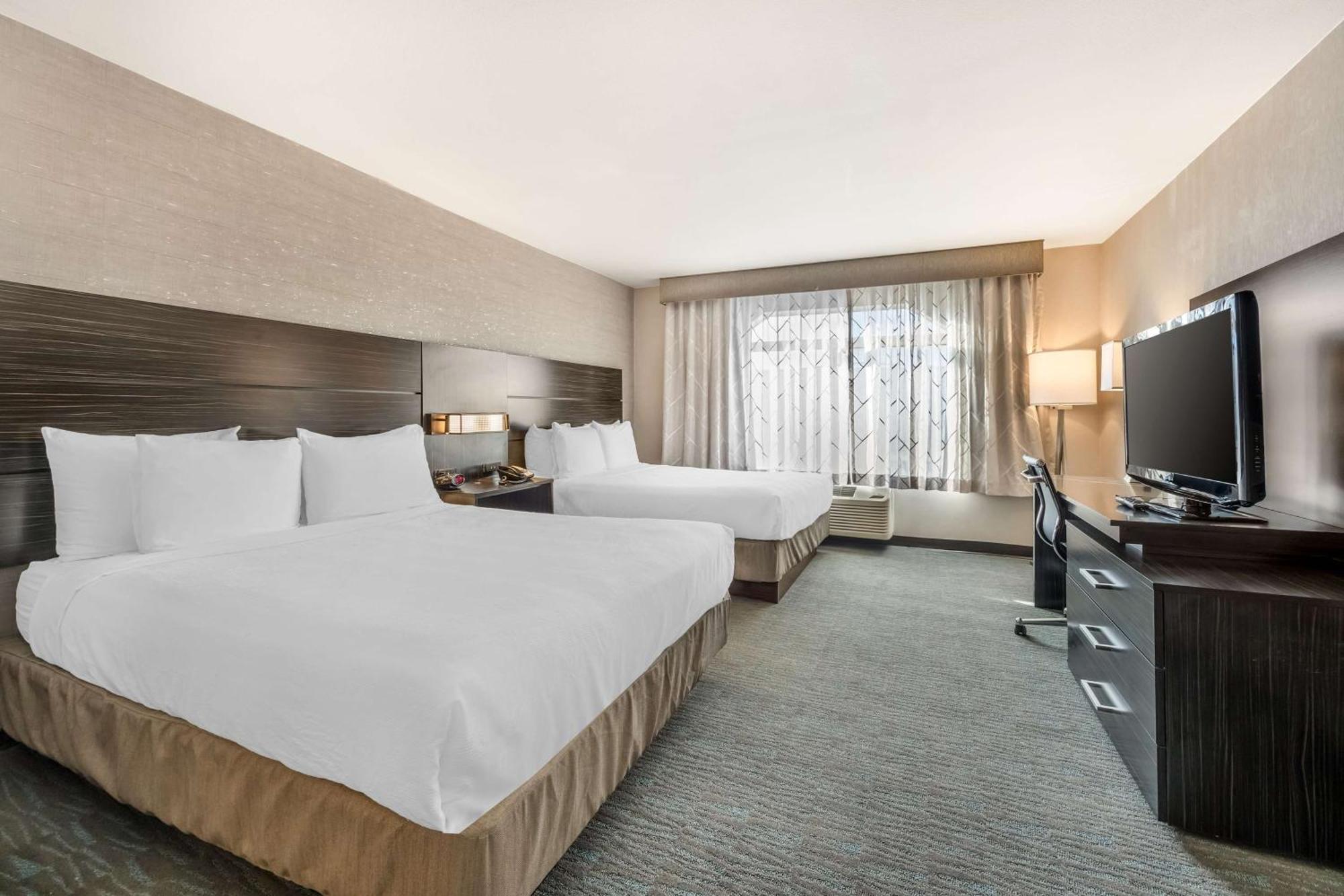 Western North Vegas & Hotel 3*