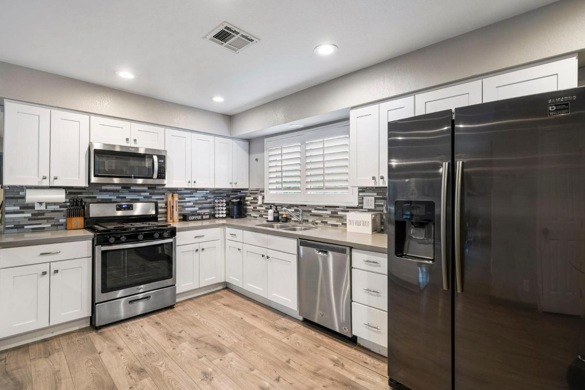 Modern Retreat Close To Lv Strip Las Vegas
