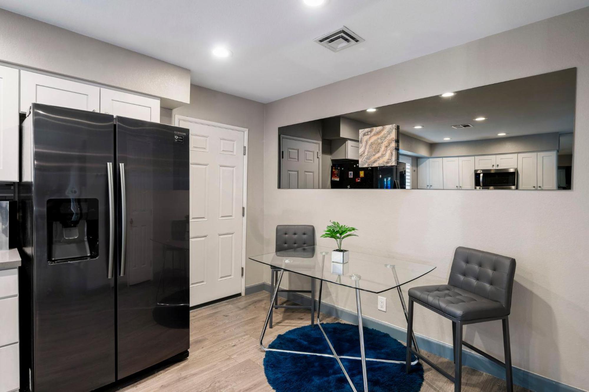 Modern Retreat Close To Lv Strip Las Vegas