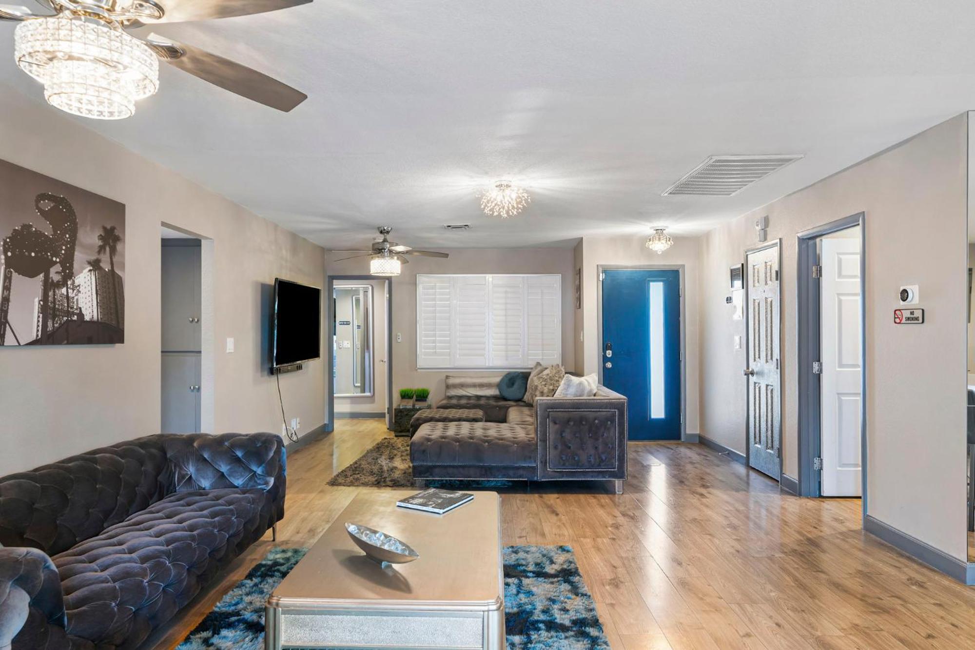 Modern Retreat Close To Lv Strip Las Vegas
