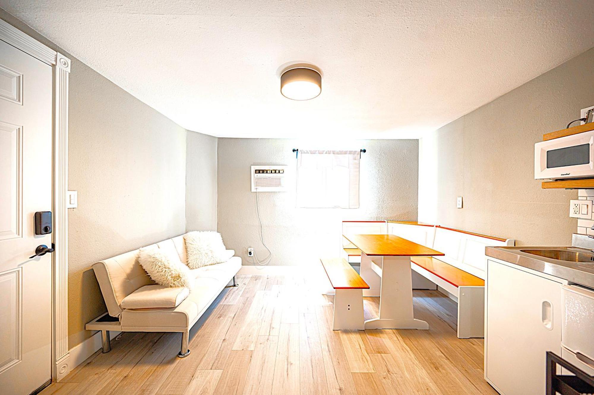 Private Studio Oasis Close To The Strip * Las Vegas