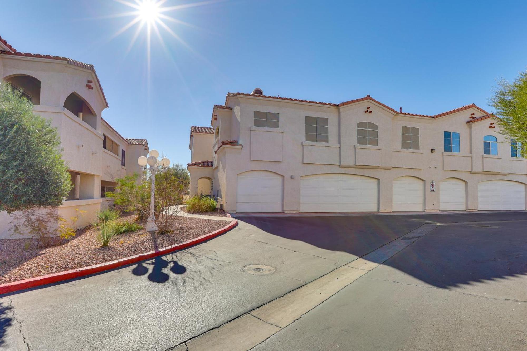 6 Mi To Vegas Strip City-view Gem With Pool Access Apartment Las Vegas