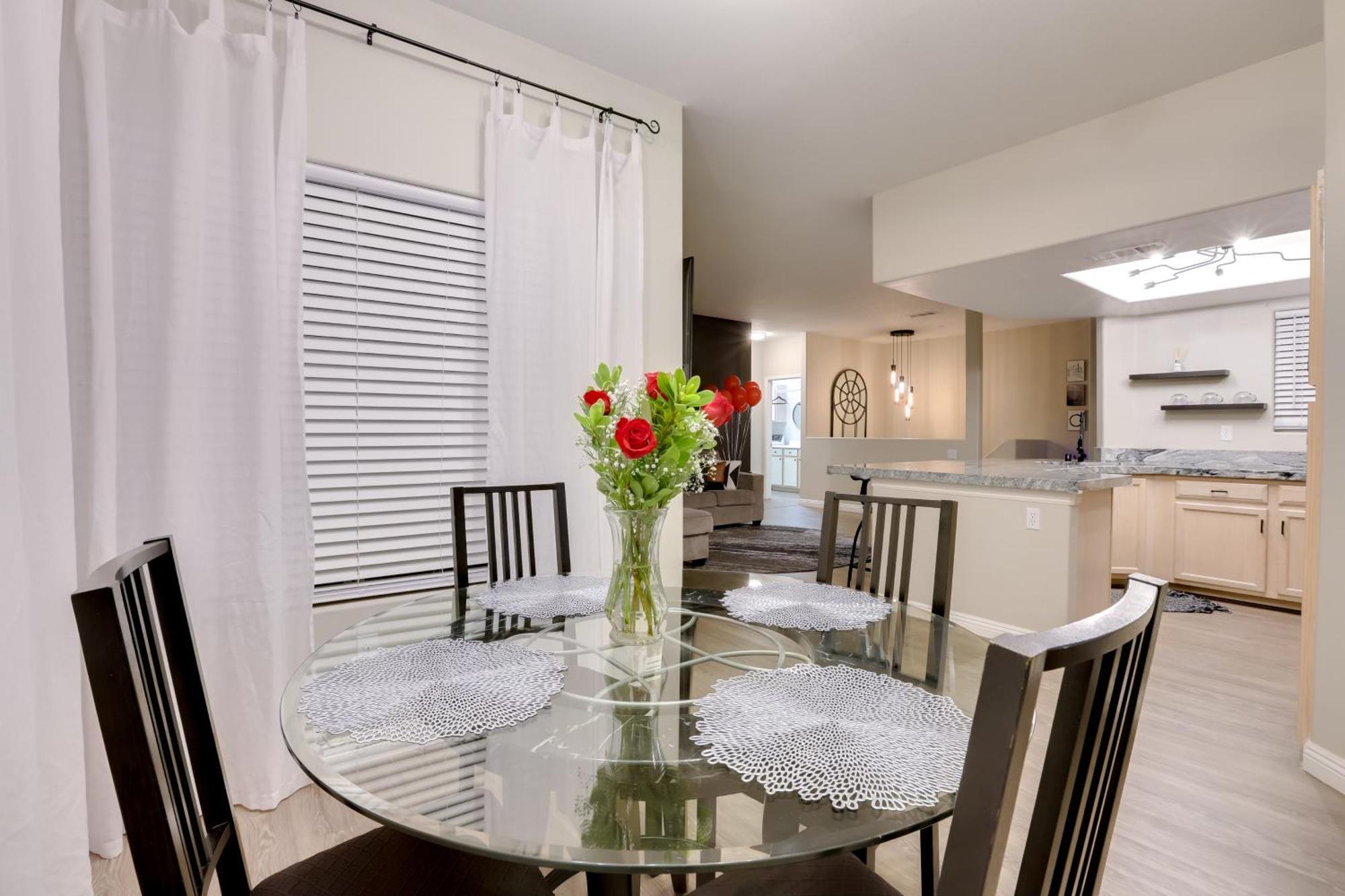6 Mi To Vegas Strip City-view Gem With Pool Access Apartment Las Vegas