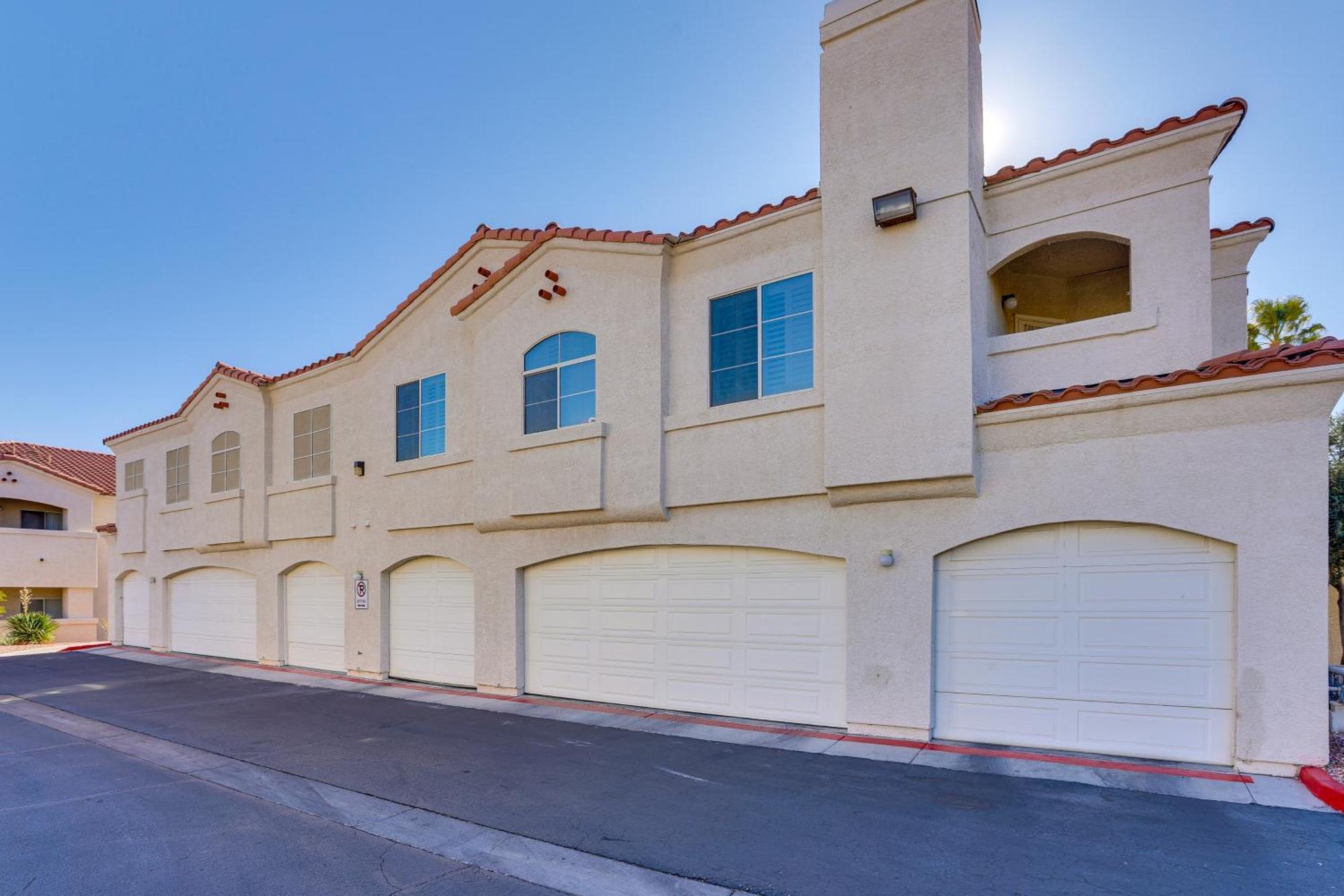 Apartment 6 Mi To Vegas Strip City-view Gem With Pool Access