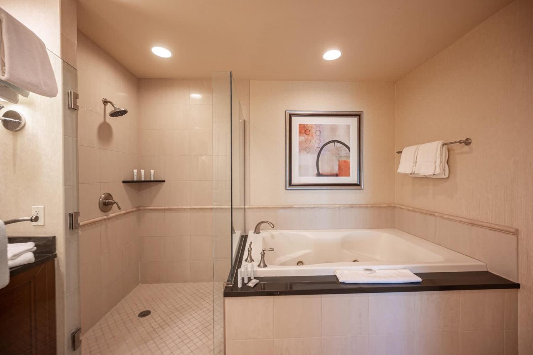 No Fee Strip View Balcony+ Free Valet+ Pool Las Vegas