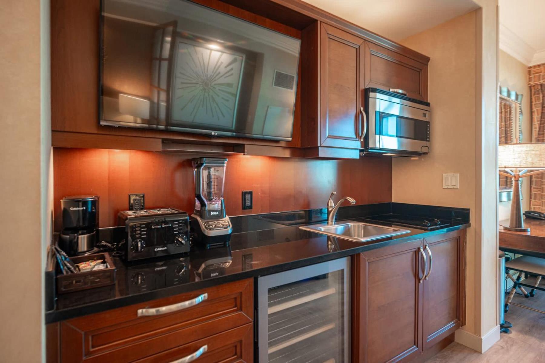 No Fee Strip View Balcony+ Free Valet+ Pool * Las Vegas