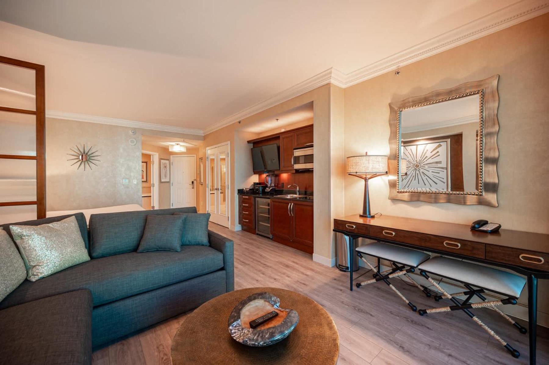 Holiday home No Fee Strip View Balcony+ Free Valet+ Pool