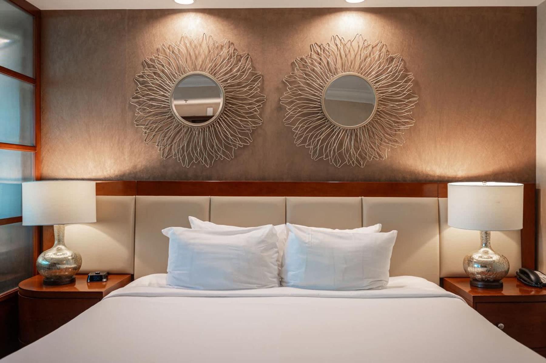 No Fee Strip View Balcony+ Free Valet+ Pool *