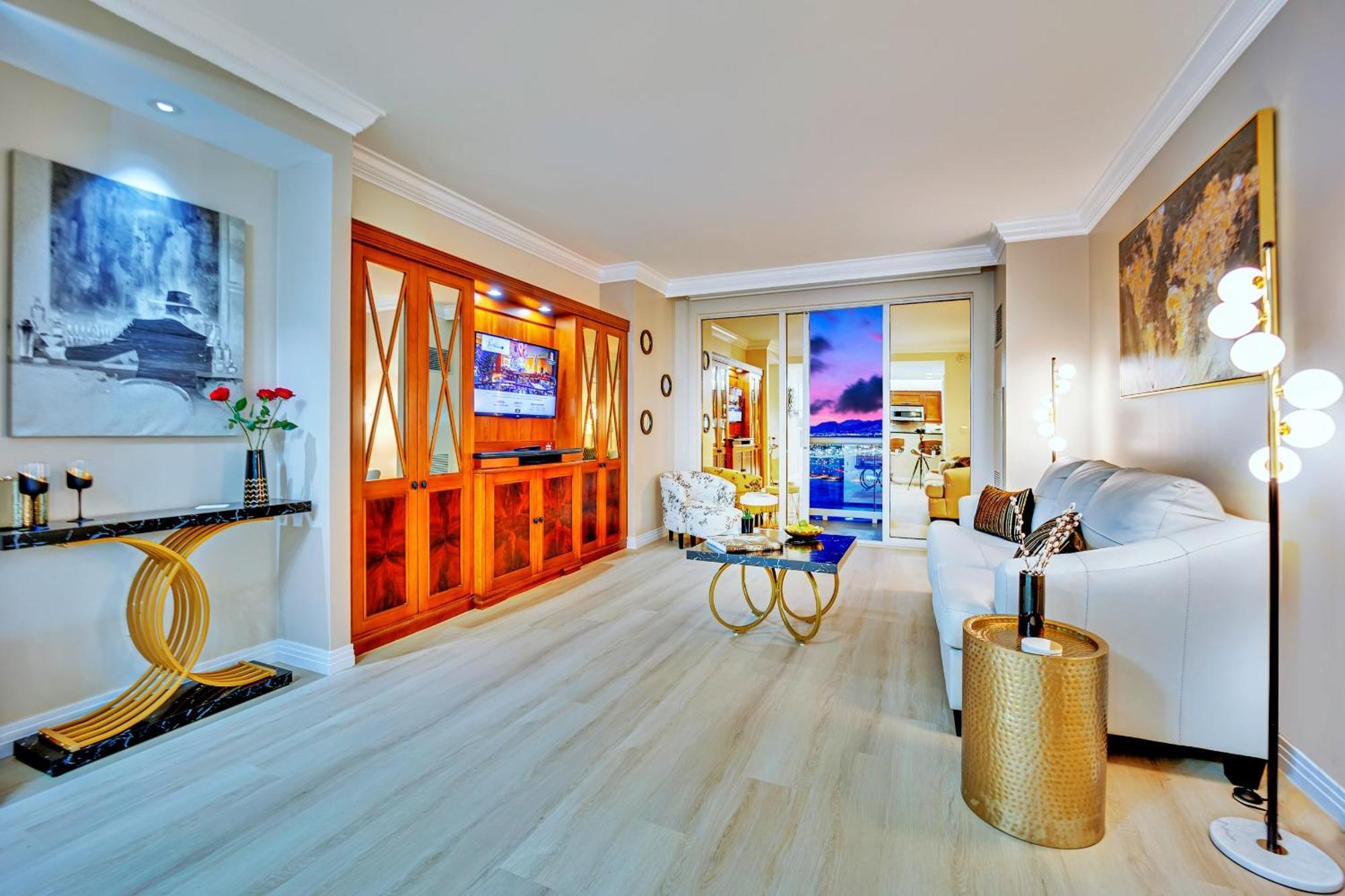 Skyline Serenity-strip Pool F1 View-no Fee Las Vegas